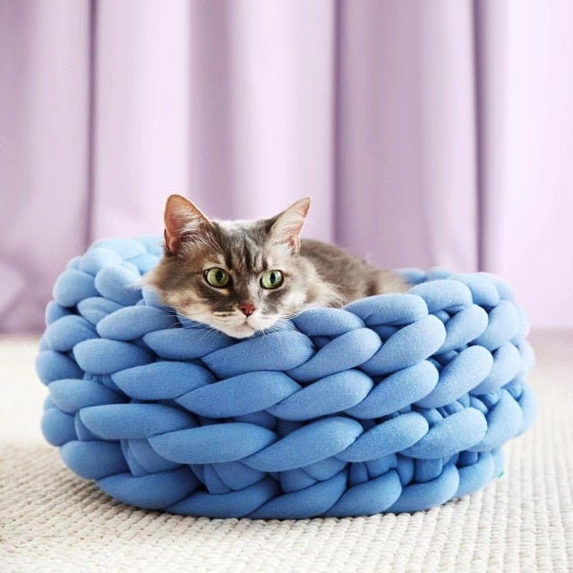 Round Soft Plush Pet Bed for Cats and Dogs