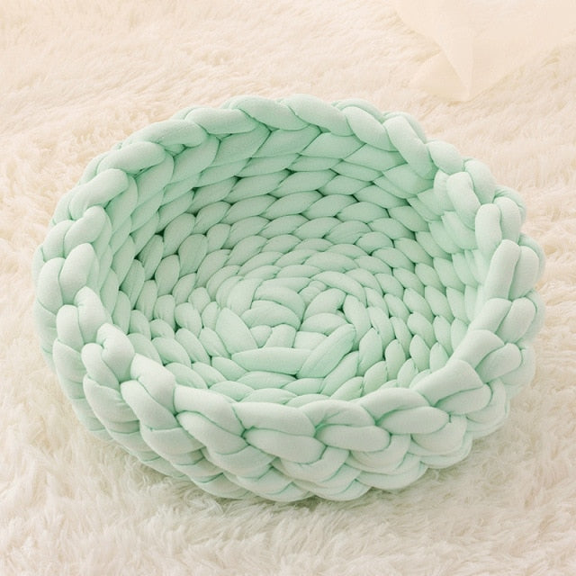 Round Soft Plush Pet Bed for Cats and Dogs