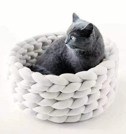Round Soft Plush Pet Bed for Cats and Dogs