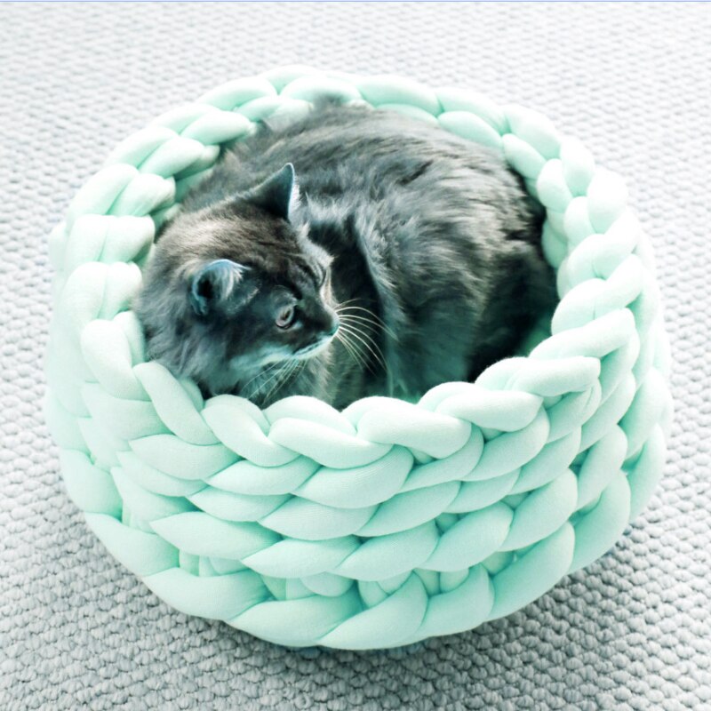Round Soft Plush Pet Bed for Cats and Dogs